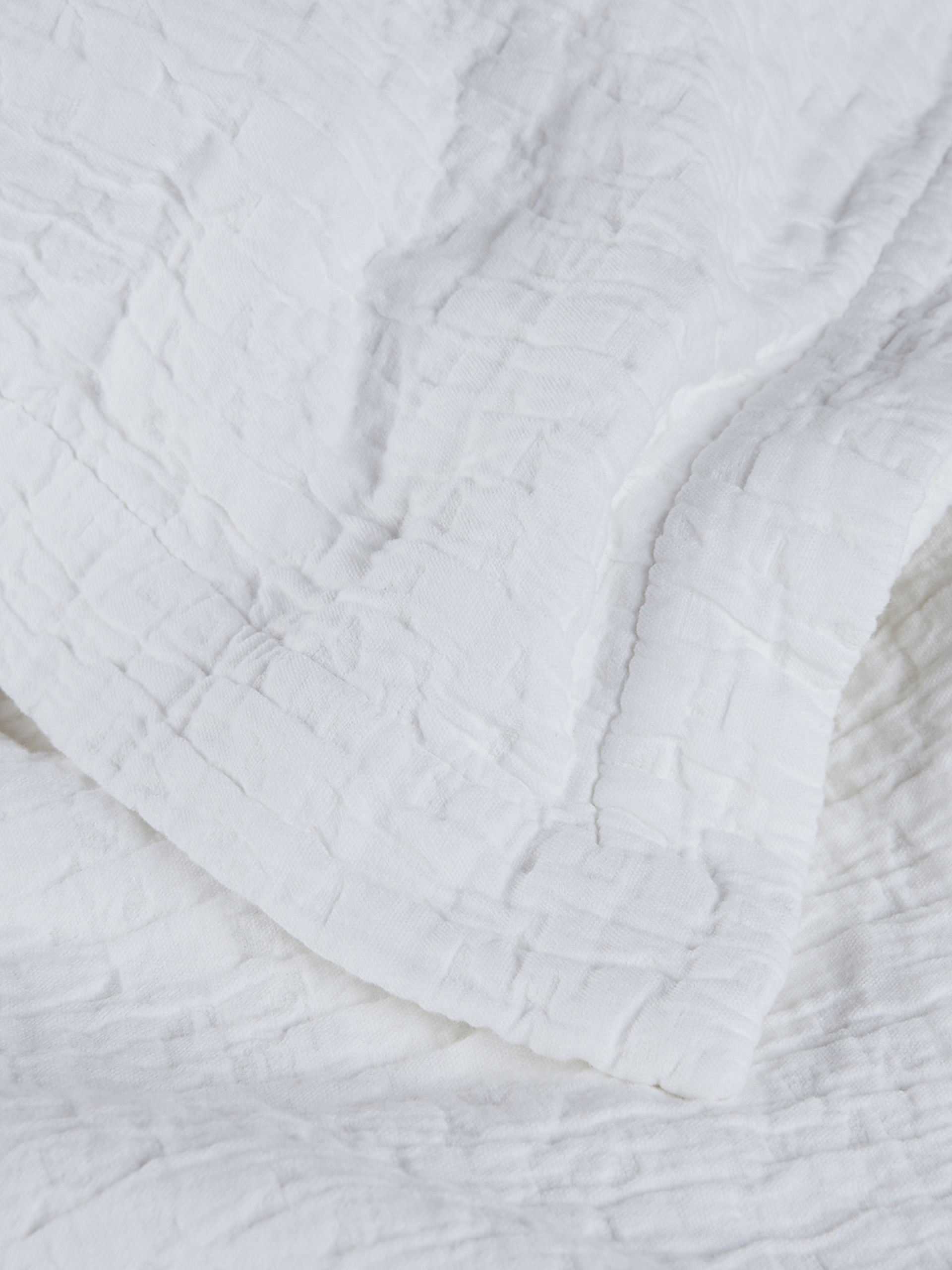 Wrinkle Coverlet