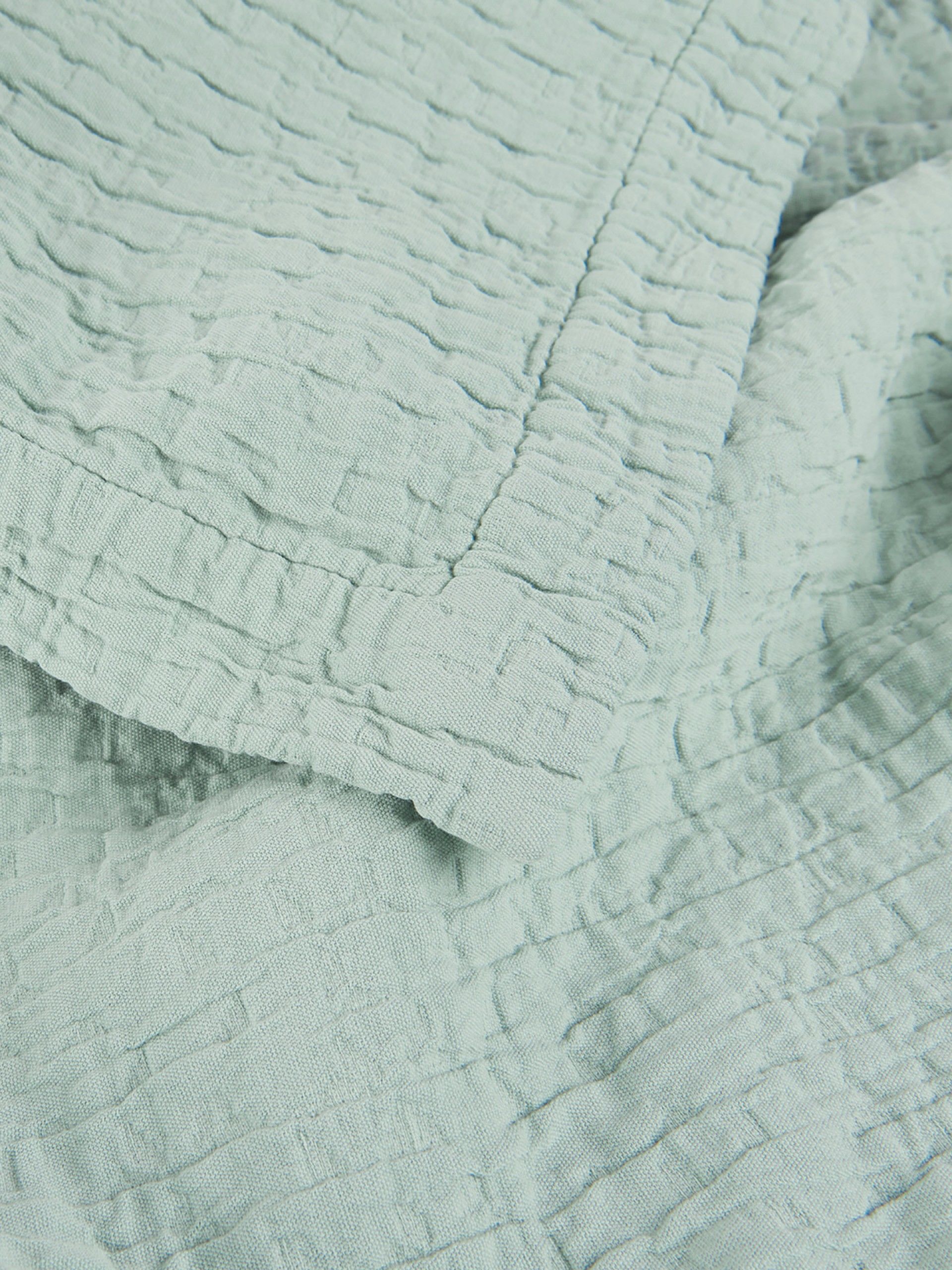 Wrinkle Coverlet