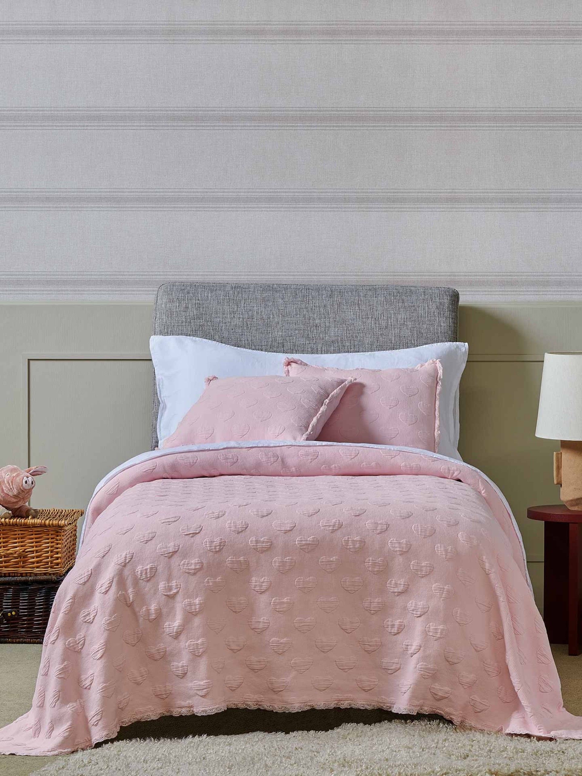 Colcha Corações com Renda