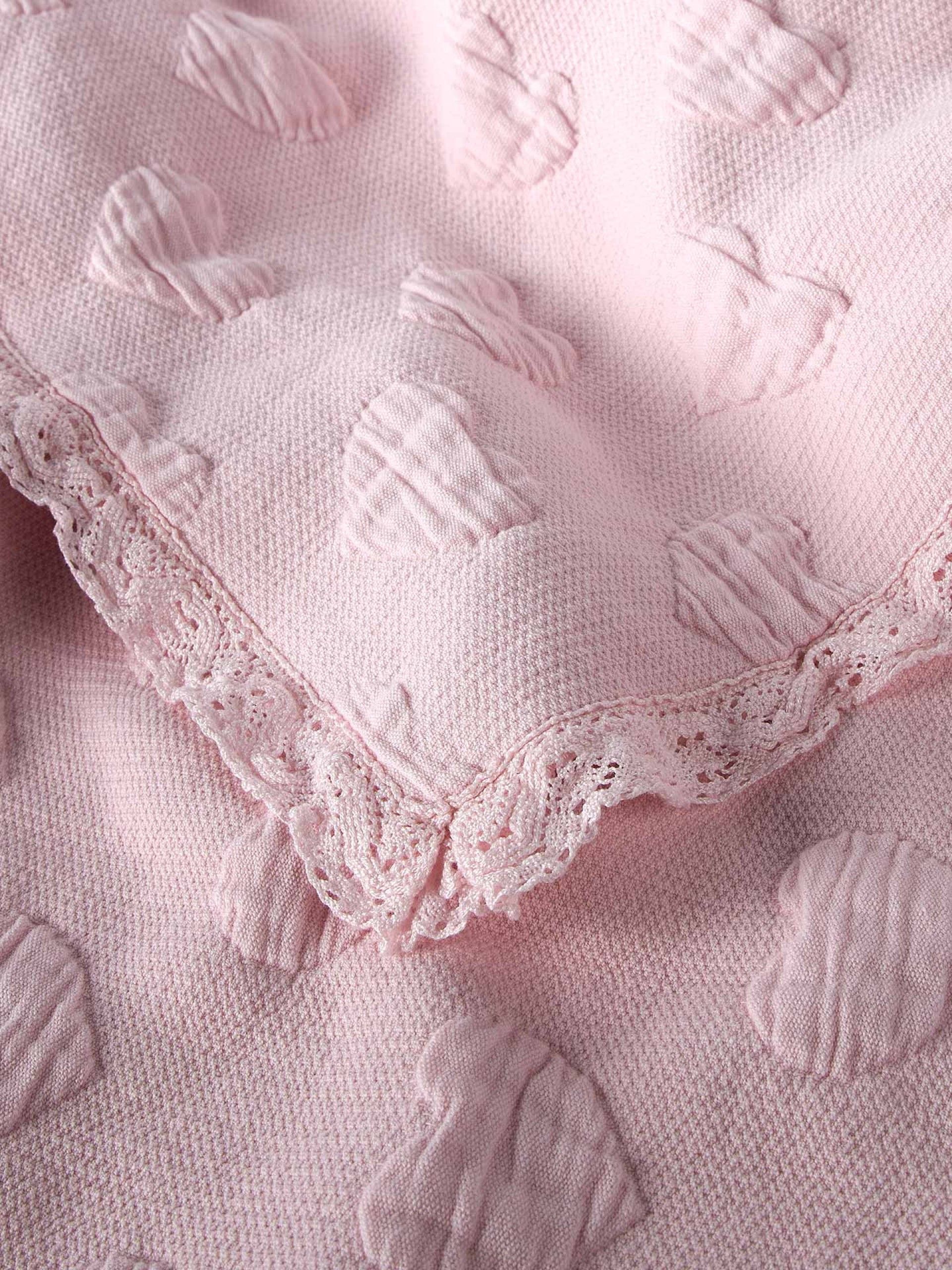 Colcha Corações com Renda