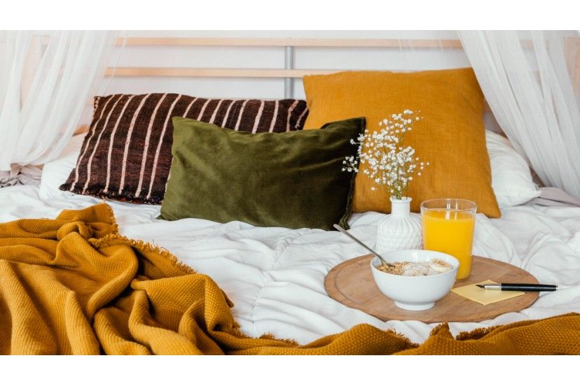 10 dicas de decoração: como renovar a sua sala com novas almofadas e mantas!
